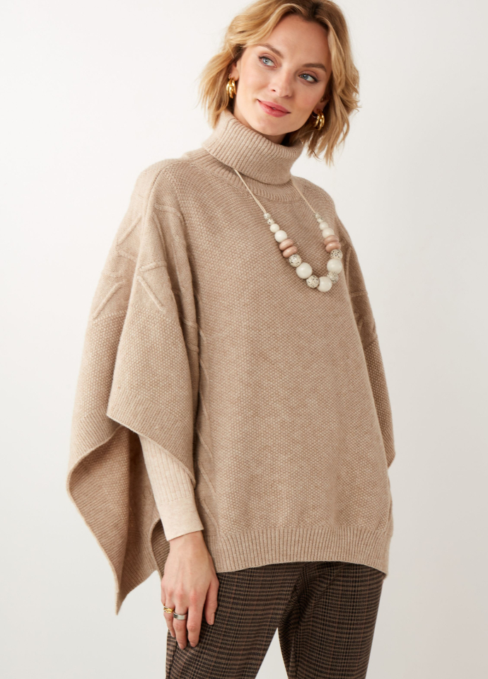 GIFTCRAFT # PONCHO CHANDAIL - - GIFTCRAFT LTD