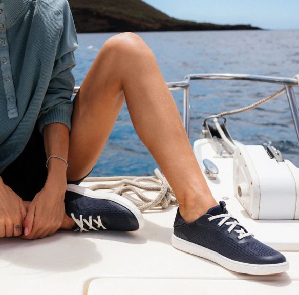 OLUKAI # KAHAKAI TRENCH BLEU