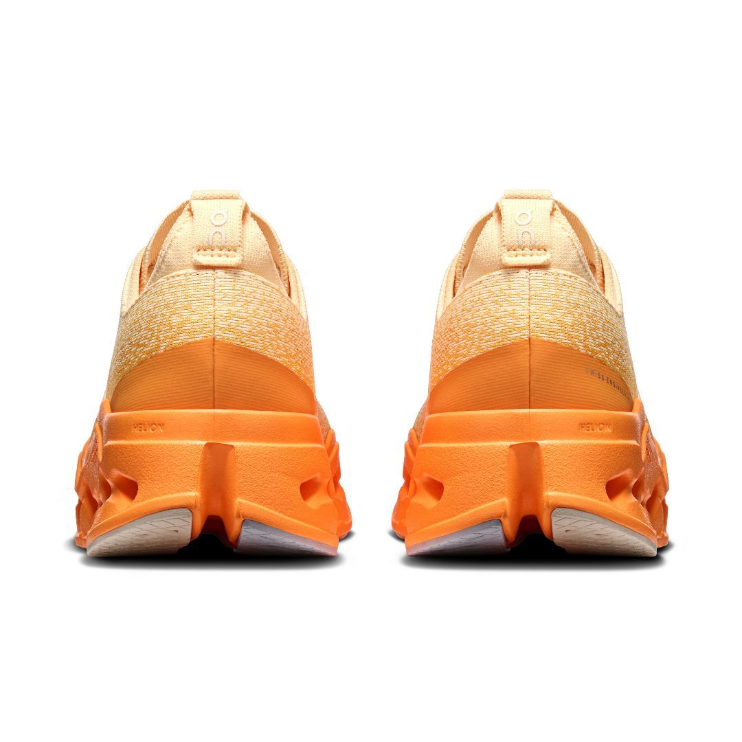 ON # CLOUDSURFER SQUASH /SAFFRON