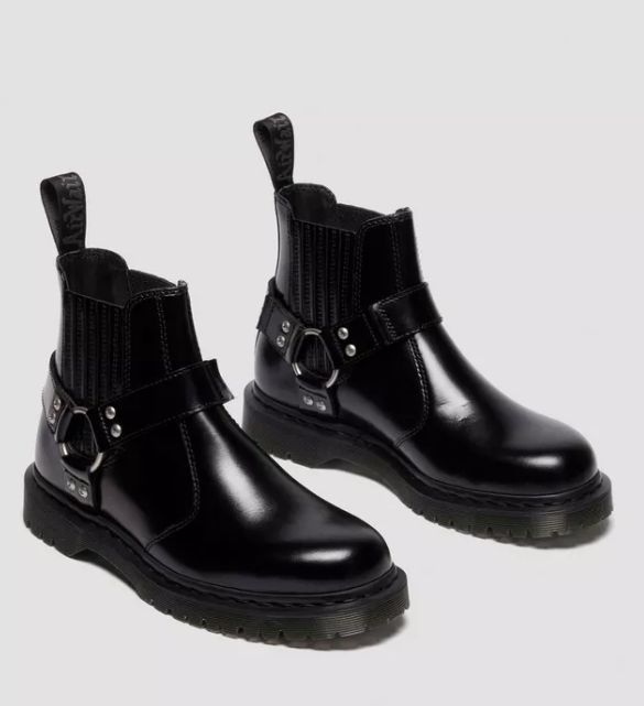 DR MARTENS # 2976 HARNESS BLACK ANALINE