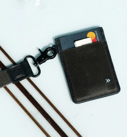 THREAD # VERTICAL WALLET NOIR