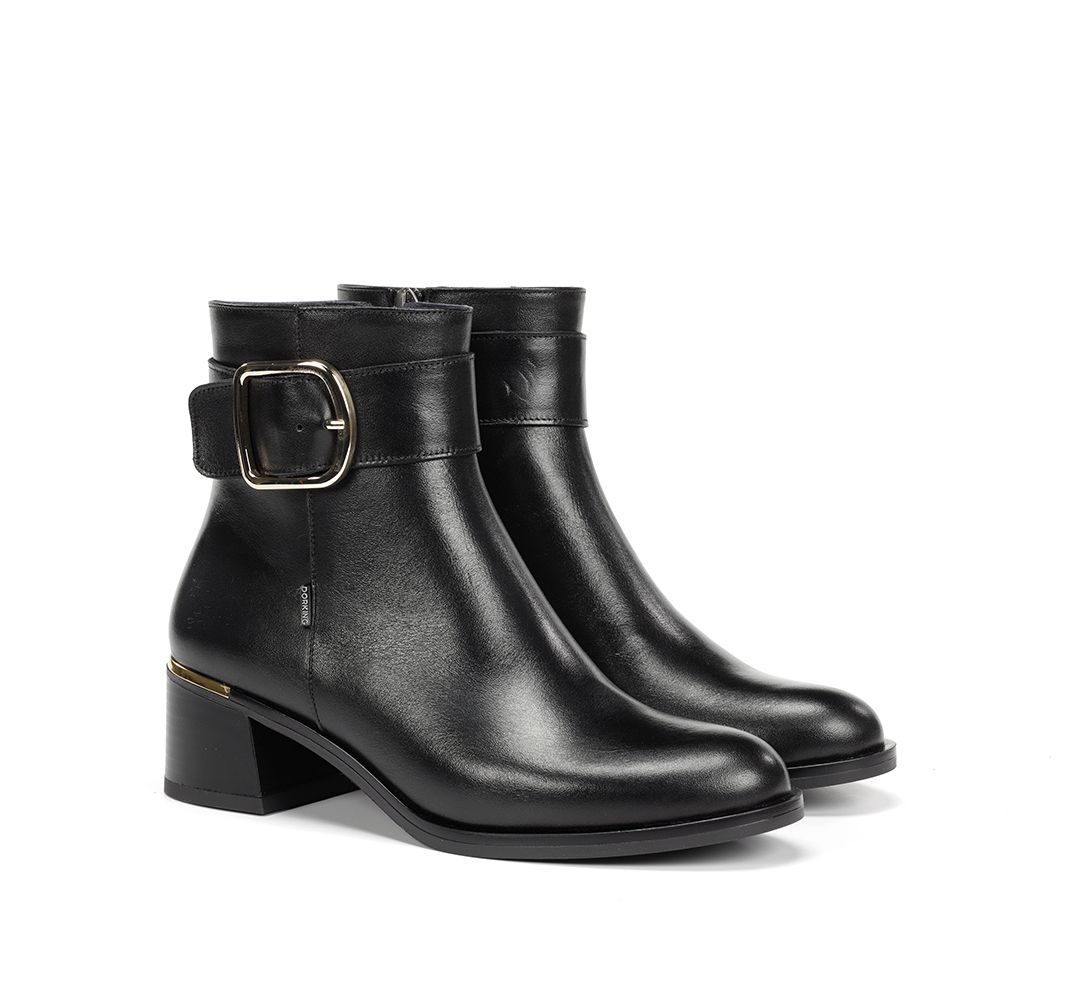 DORKING # KIM NOIR