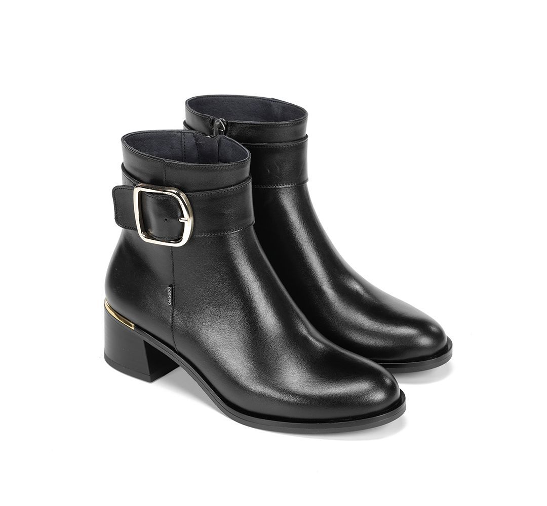 DORKING # KIM NOIR