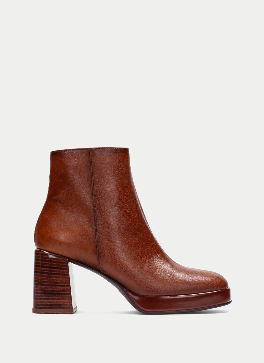 HISPANITAS # TOKIO TAN