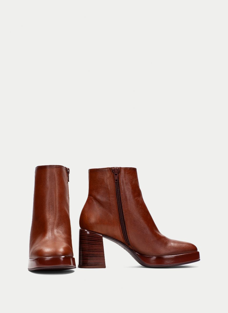 HISPANITAS # TOKIO TAN