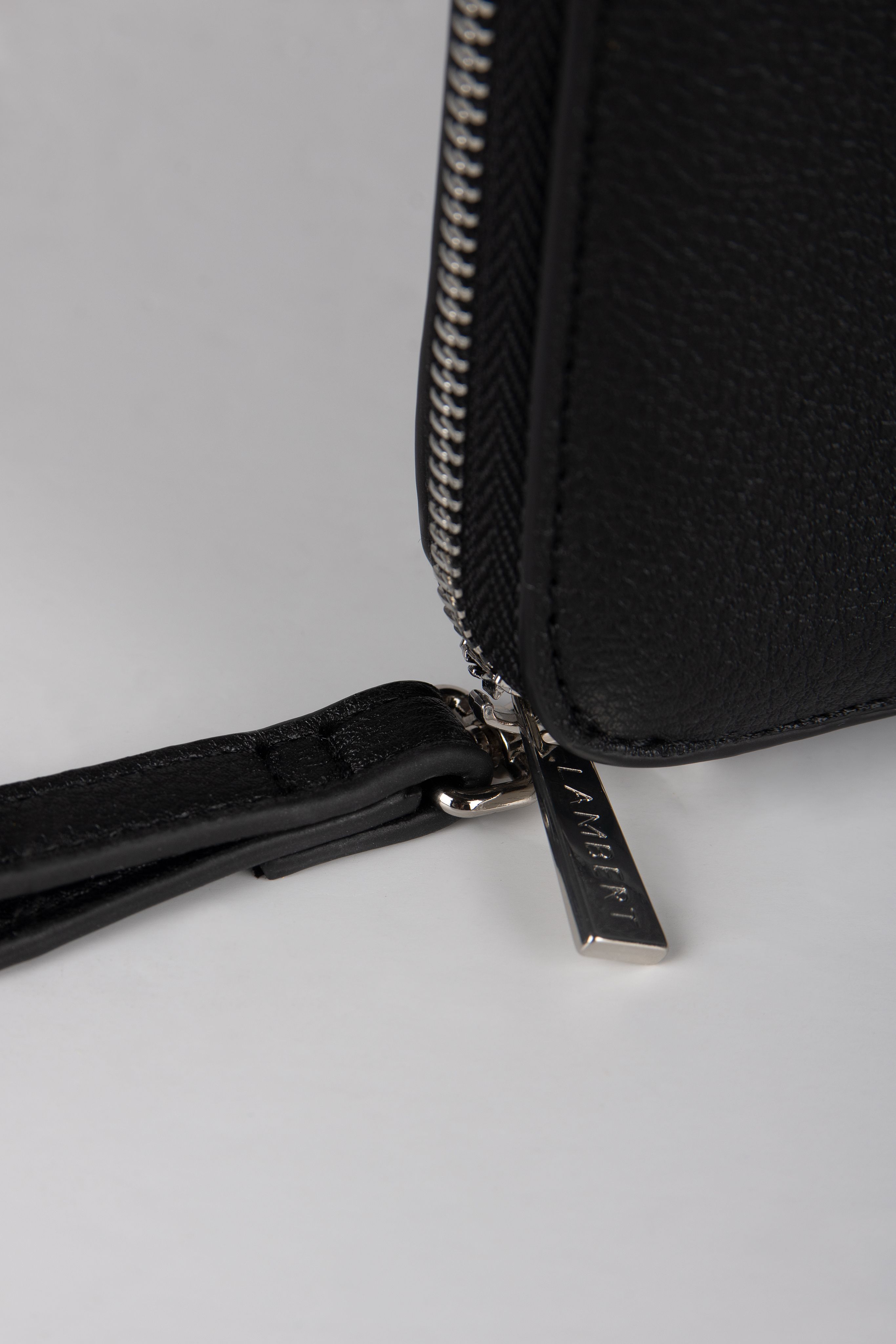 LAMBERT # INES ETUI A PASSEPORT