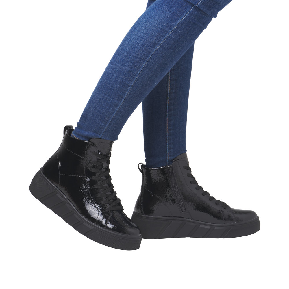 REVOLUTION # W0561-01 NOIR VERNIS